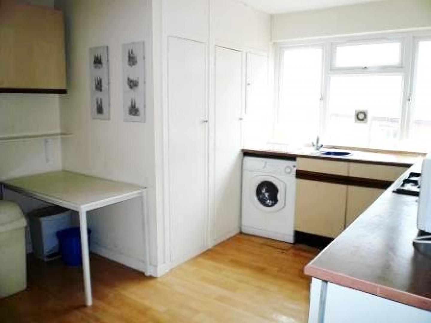 			NEW INSTRUCTION, 3 Bedroom, 1 bath, 1 reception Flat			 Chichele Road, WILLESDEN GREEN